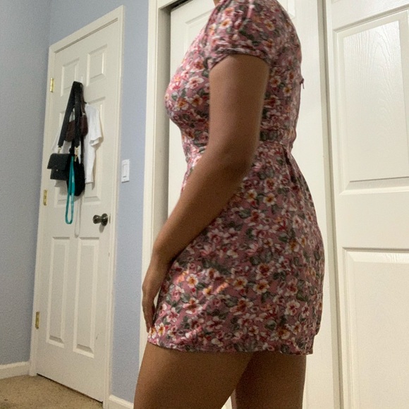 Floral Romper - Picture 2 of 4